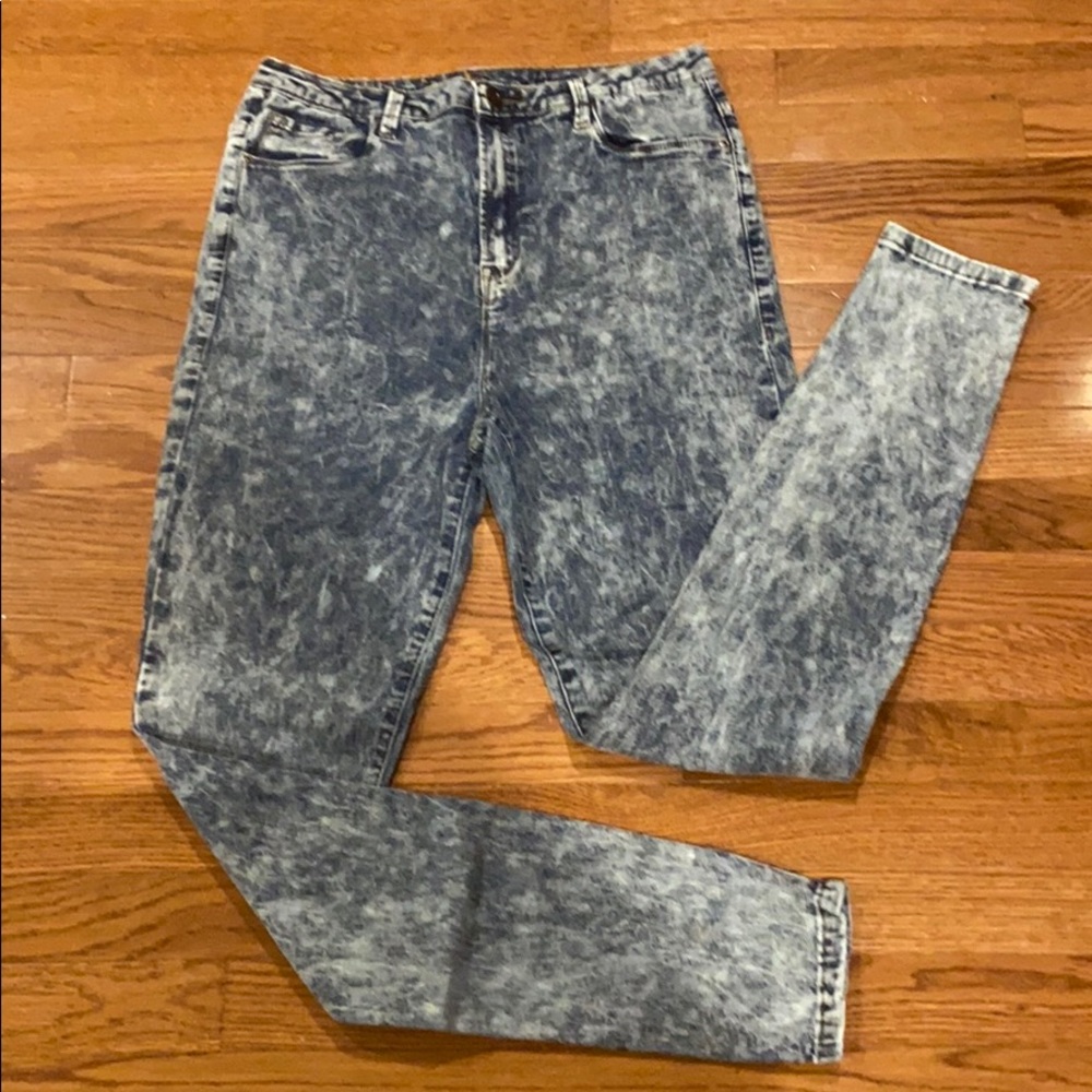 Ink acid wash jeans
